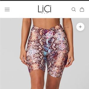 Cobra v cut scrunch biker short lici fit